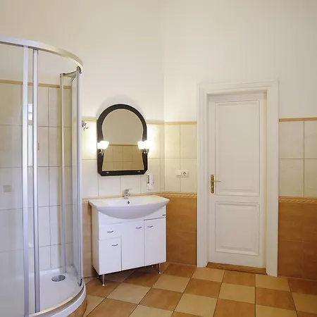 Готель Mini-hotel Under The Roof *