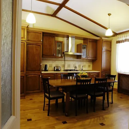 Готель Mini-hotel Under The Roof