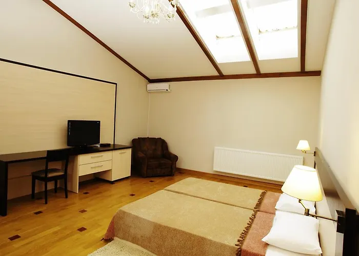 Mini-hotel Under The Roof * 리비프