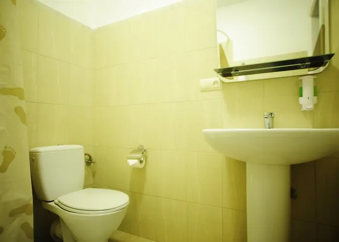 호텔 Mini-hotel Under The Roof *