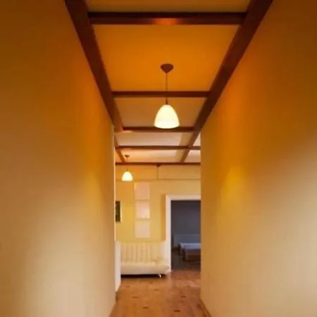 Ξενοδοχείο Mini-hotel Under The Roof Λβιβ