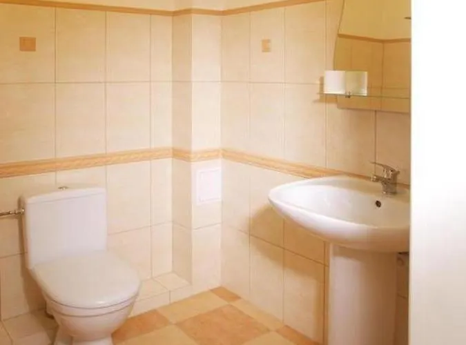 Mini-hotel Under The Roof فندق إلفيف