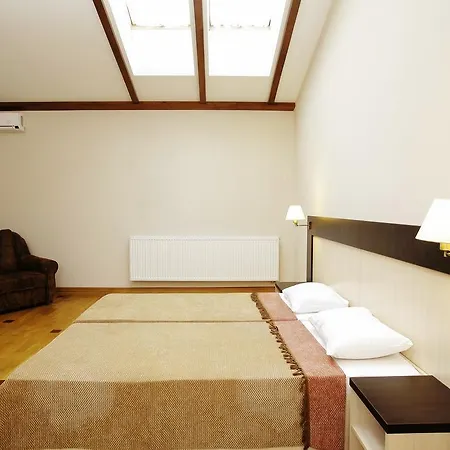 Mini-hotel Under The Roof 酒店 利沃夫